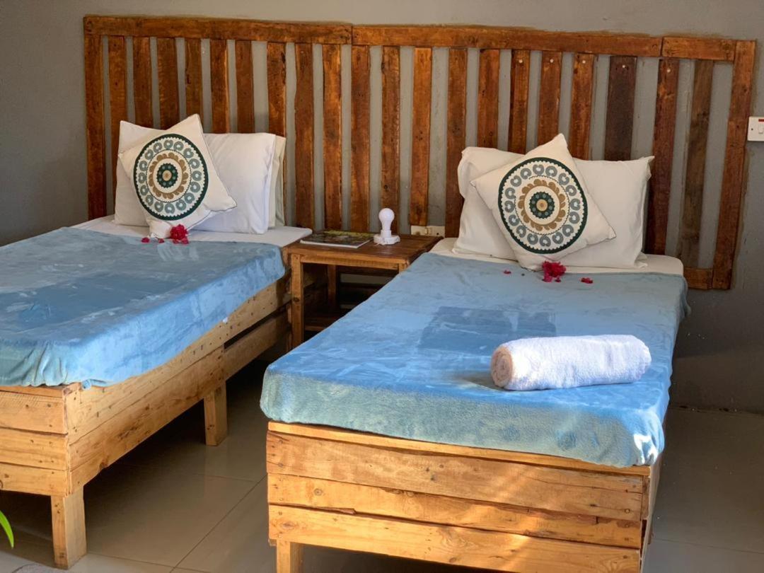 Jungle Breeze Home Stay Kasane Exterior foto