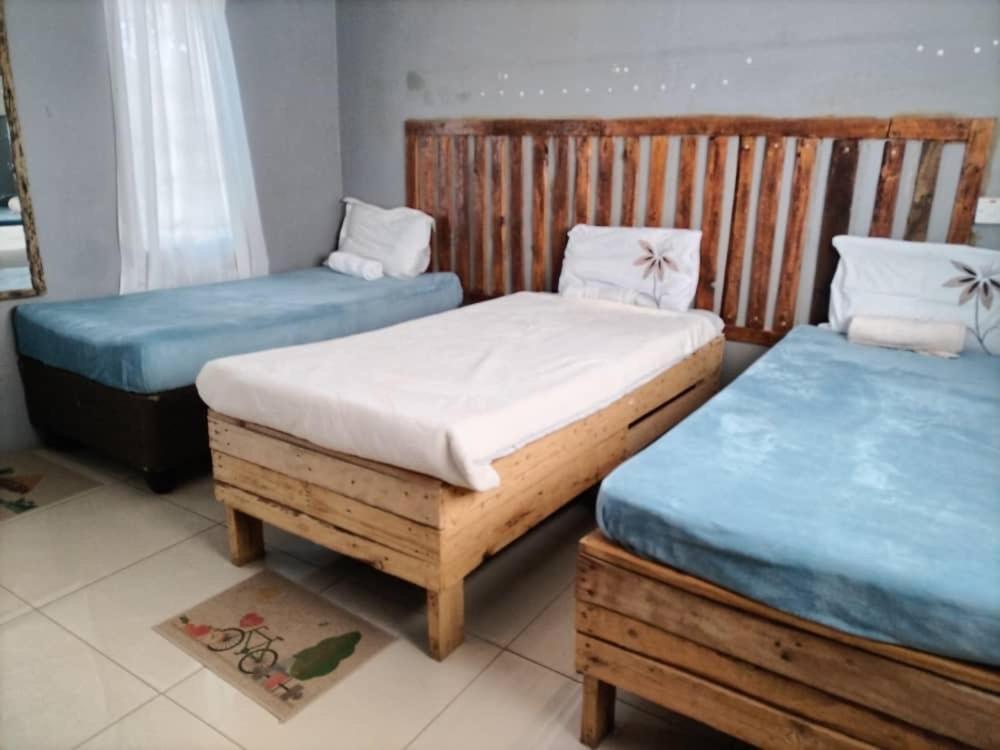Jungle Breeze Home Stay Kasane Exterior foto