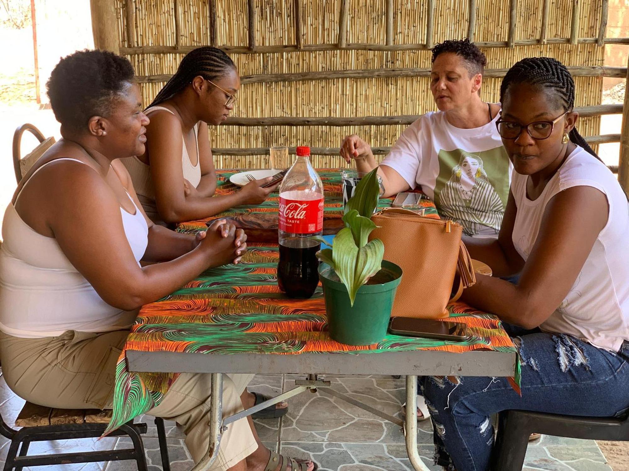 Jungle Breeze Home Stay Kasane Exterior foto
